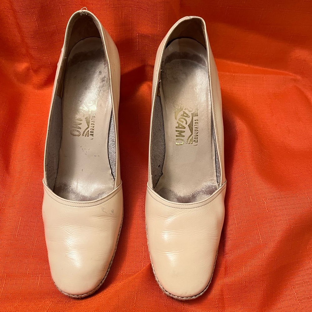 Salvatore Ferragamo Women's Beige Leather Heels
